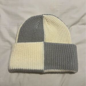Cream & gray checkered beanie